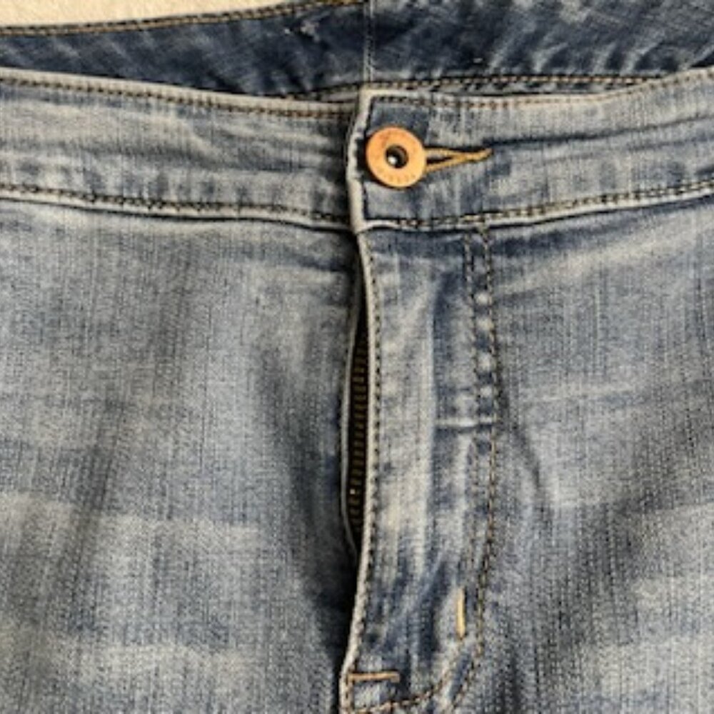 Torrid size 22 Follow your heart jeans straight leg embroidered